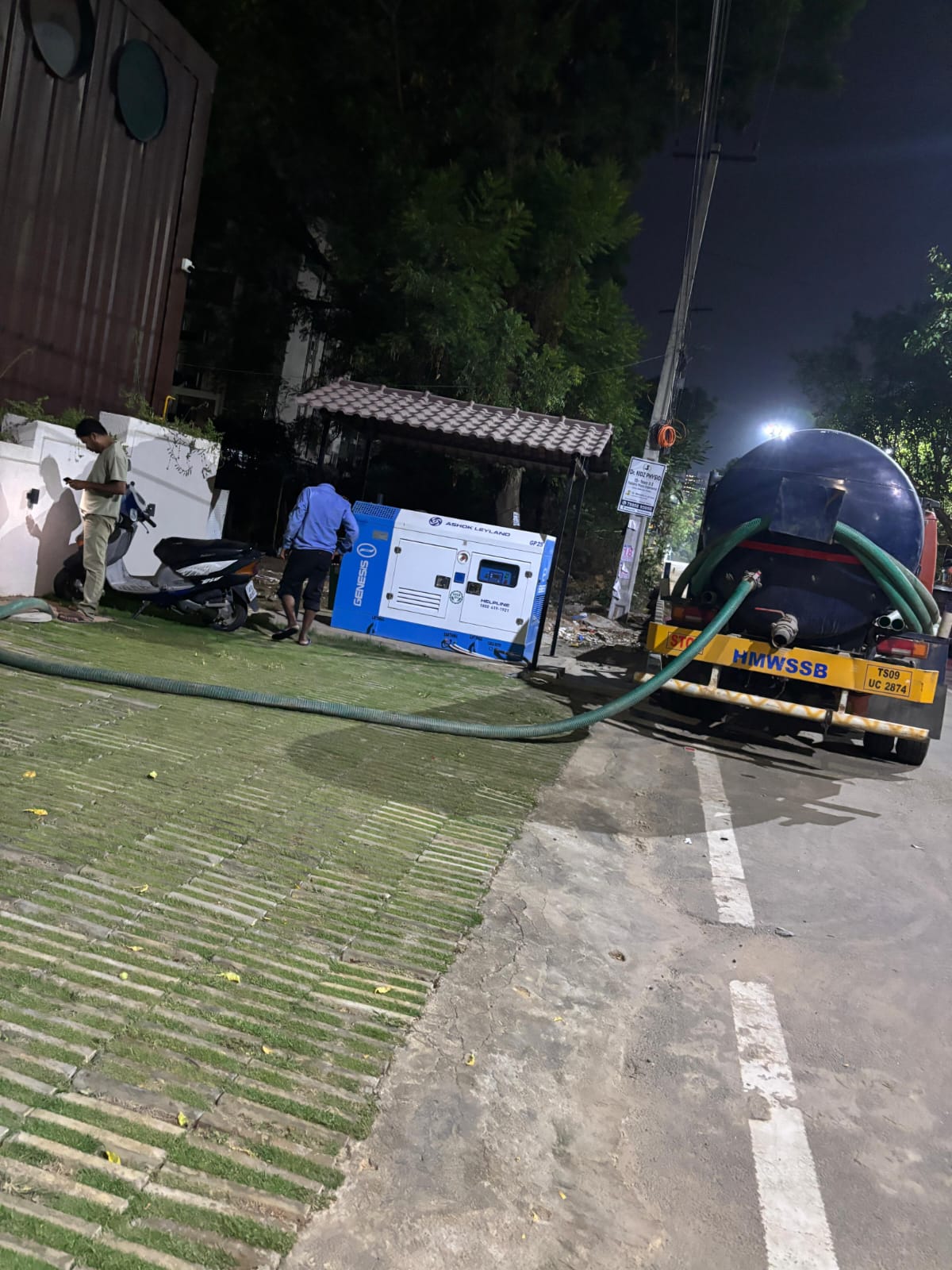 Commercial septic tank cleaning